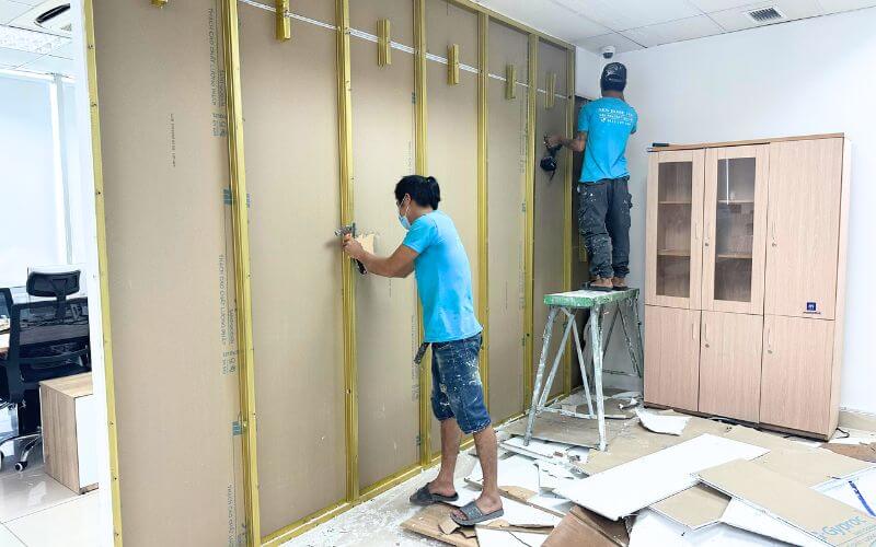 Tháo dỡ thạch cao cần sự chuyên nghiệp